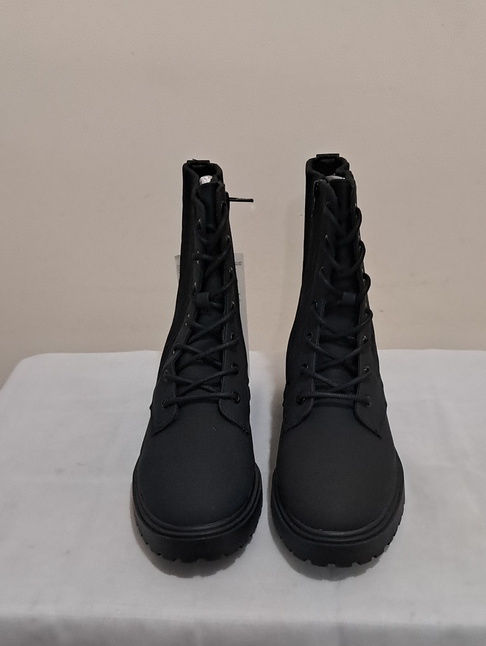Amazon Essentials Black Lace-Up Women’s Combat Boots
